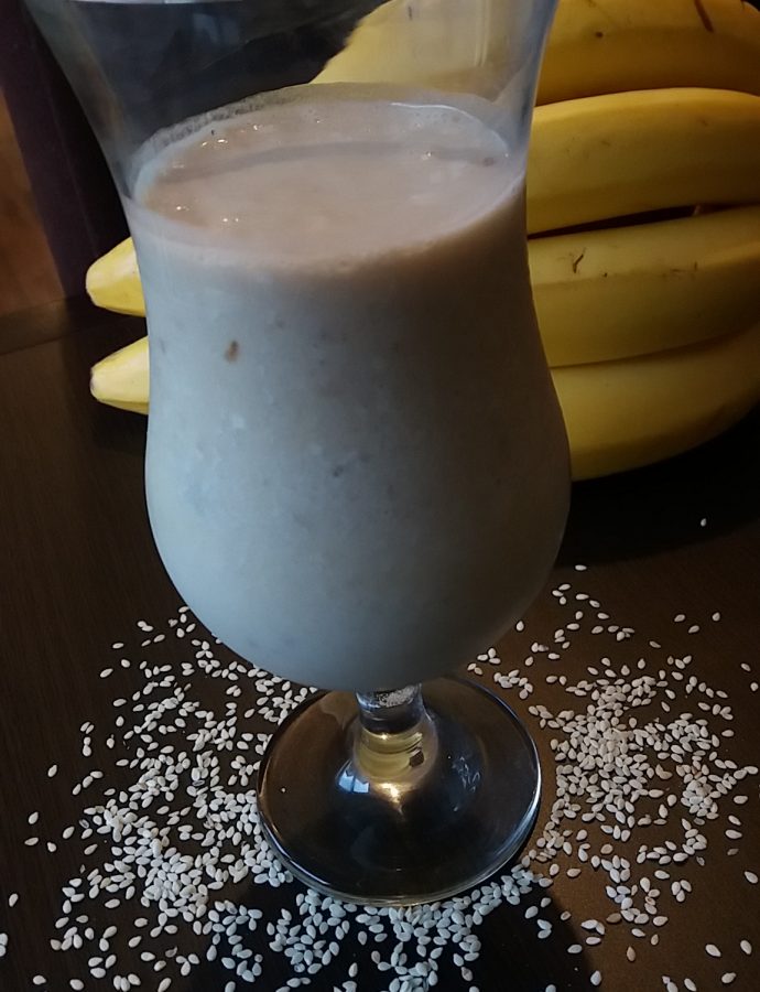 Shake mleczno-bananowy z tahini