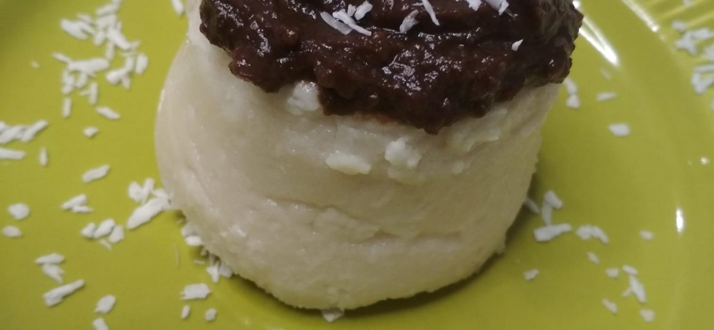 Kokosowa babeczka na zimno z czekoladą