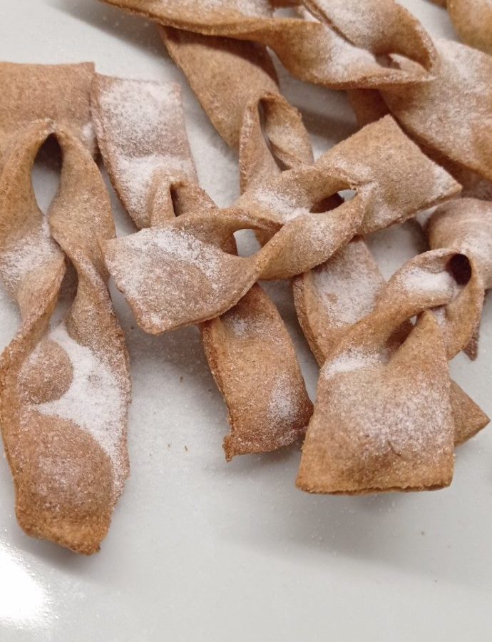 Pieczone faworki- lekkie i kruche